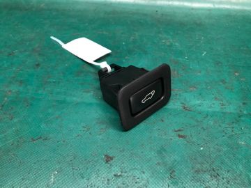 Кнопка закрывания крышки багажника TOYOTA VENZA 09-16