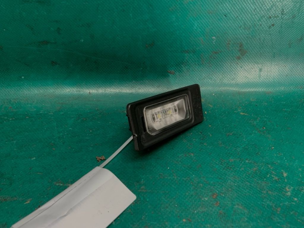 4G0 943 021 | Підсвічування номера AUDI Q5 08-16