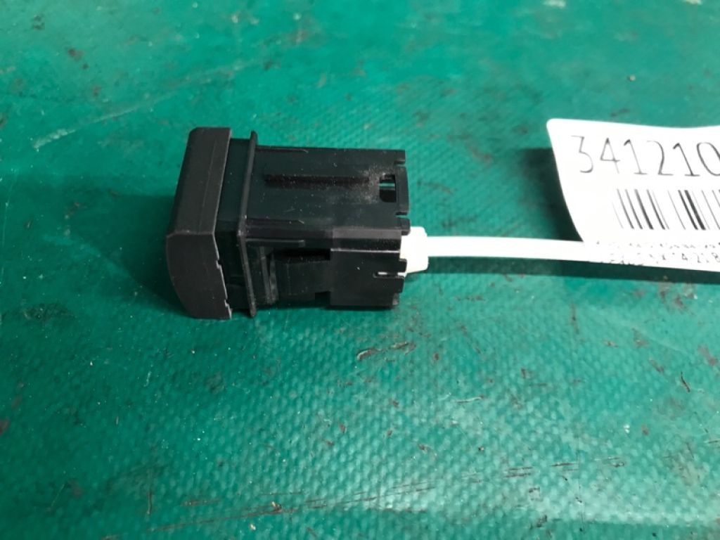 84930-78020 | Кнопка закрывания крышки багажника LEXUS NX 14-21 - Фото 4