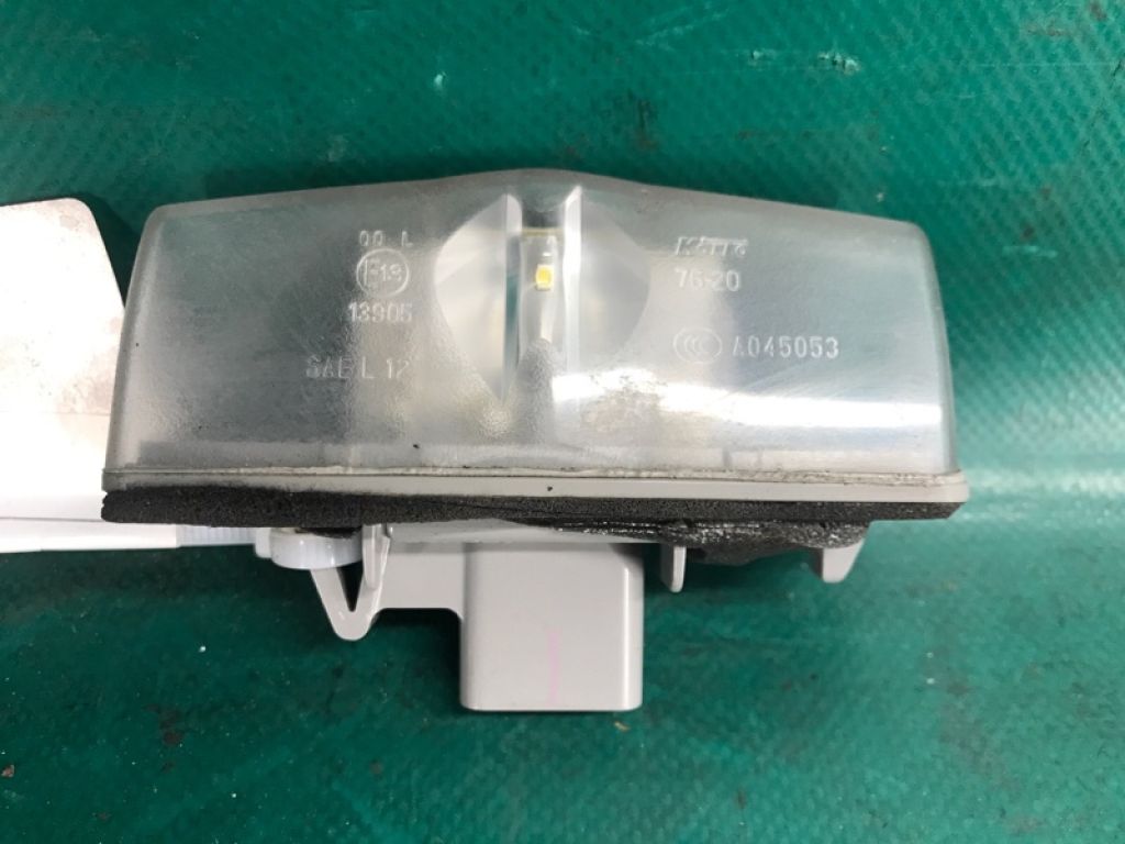 81204-76010 | Подсветка номера LEXUS NX 14-21 - Фото 2