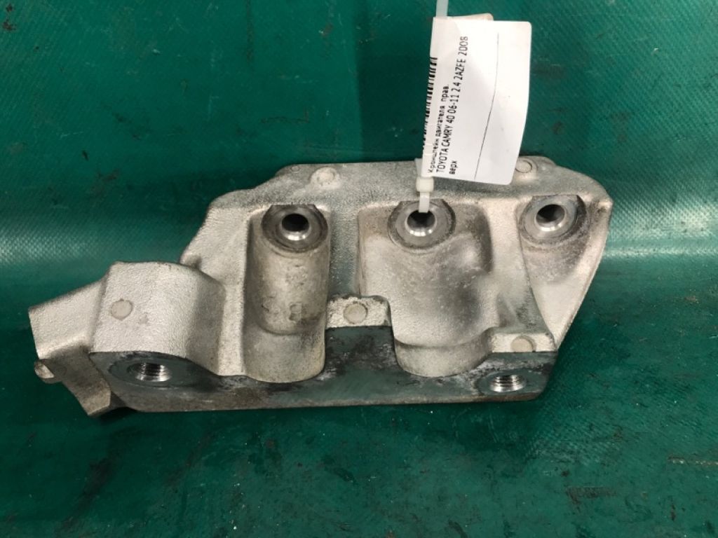 12316-0H050 | Кронштейн двигуна прав. TOYOTA CAMRY 40 06-11