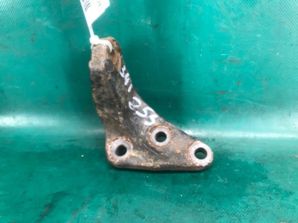 12311-0H100 | Кронштейн двигуна передн. TOYOTA CAMRY 40 06-11
