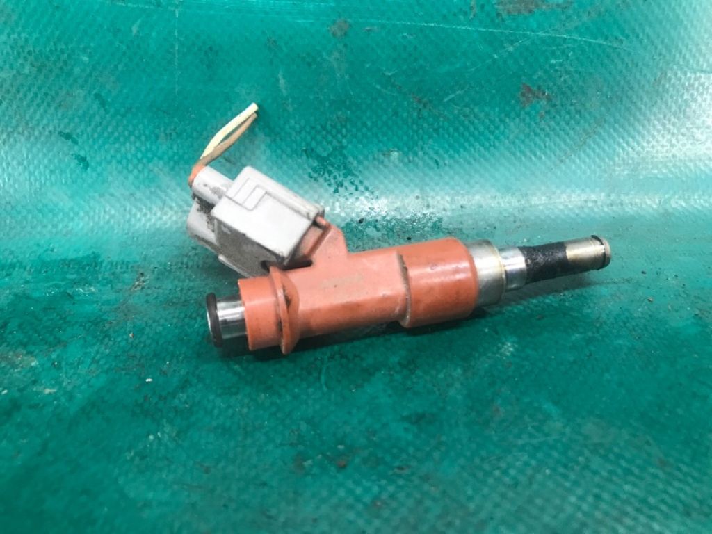 23209-0P040 | Форсунка паливна TOYOTA AVALON 05-12