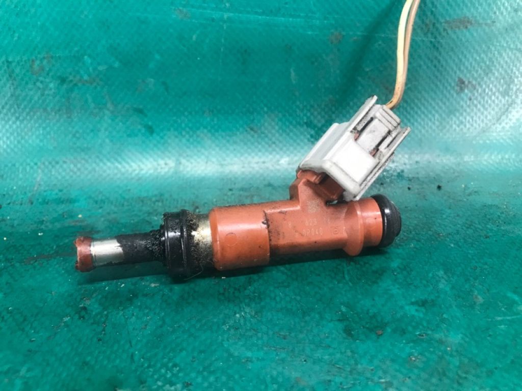 23209-0P040 | Форсунка паливна TOYOTA AVALON 05-12