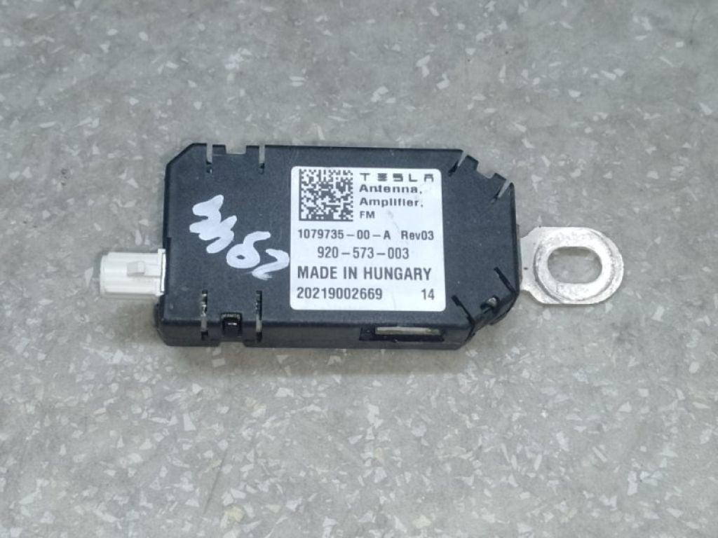 1079735-00-A | Антенна TESLA MODEL Y 19-