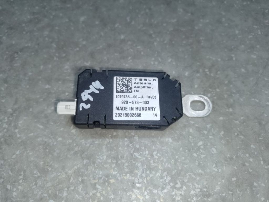 1079735-00-A | Антенна TESLA MODEL Y 19-