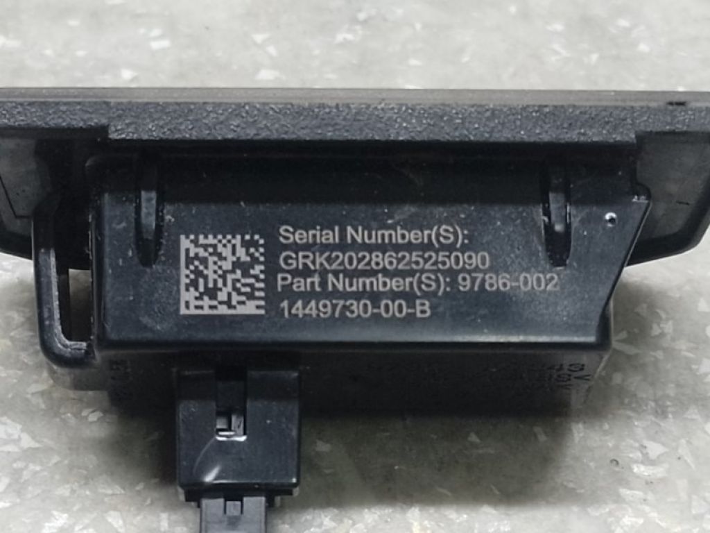 1713282-00-A | Подсветка номера TESLA MODEL Y 19- - Фото 3