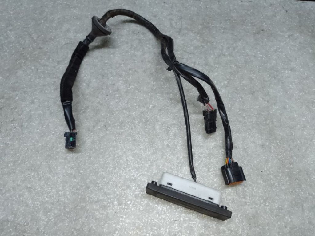 81260-C6010 | Кнопка открывания багажника наружная KIA SORENTO UM 14-