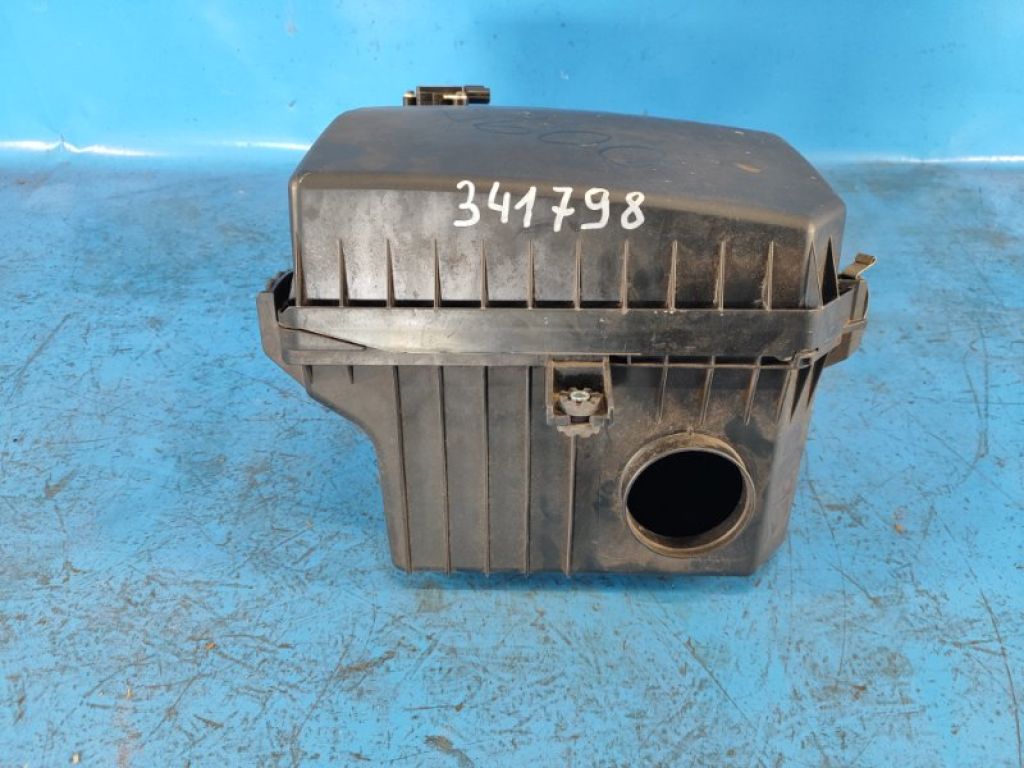 1370057L00 | Корпус повітряного фільтра SUZUKI KIZASHI 09-14