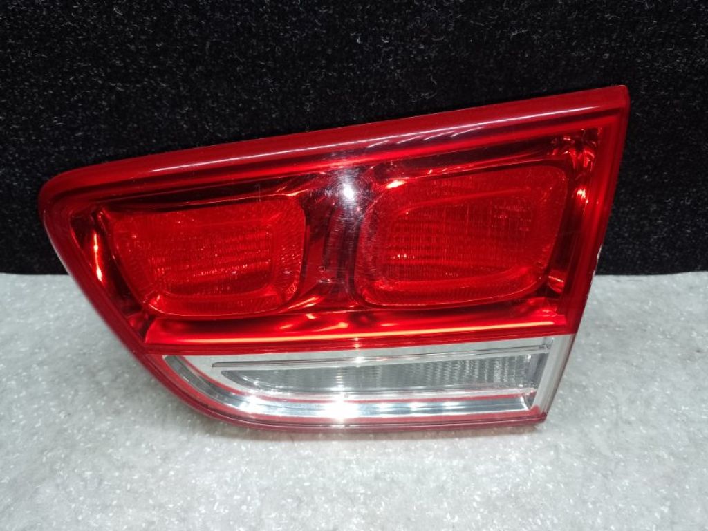 92404-C6000 | Фонарь внутренний прав. KIA SORENTO UM 14-