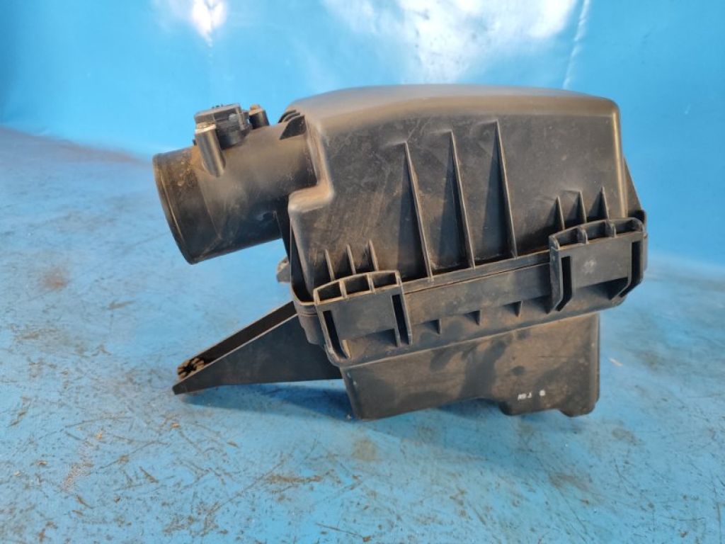 1370057L00 | Корпус повітряного фільтра SUZUKI KIZASHI 09-14 - Фото 4