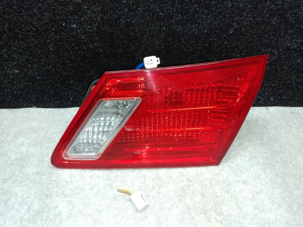 81581-33150 | Фонарь внутренний прав. LEXUS ES350 06-12
