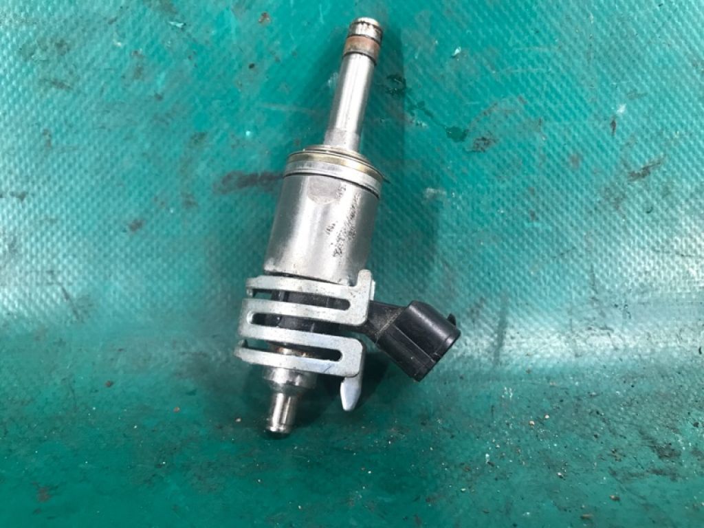 23209-36030-01 | Форсунка топливная LEXUS NX 14-21