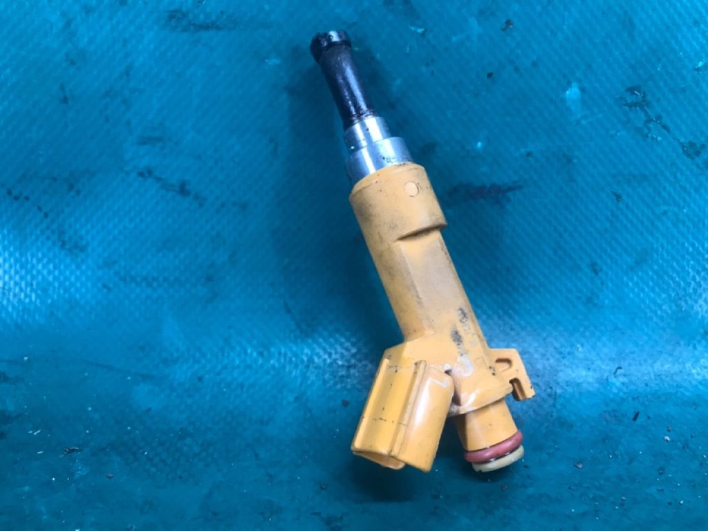 23209-39275 | Форсунка паливна LEXUS NX 14-21