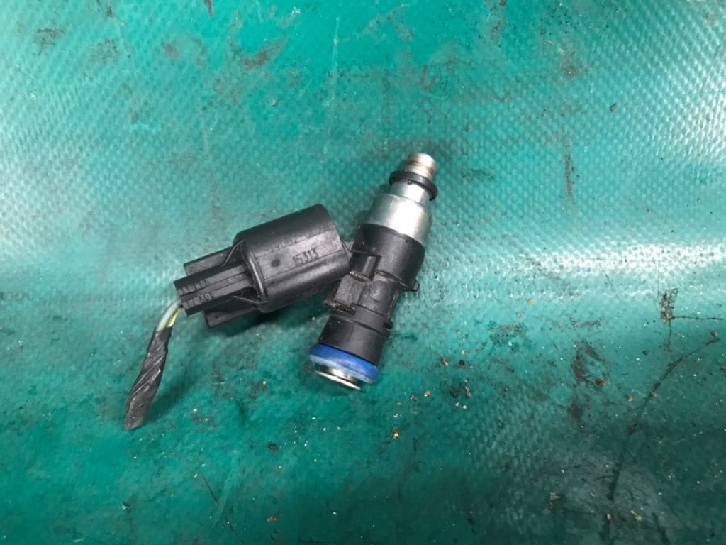 BR3Z-9F593-B | Форсунка паливна LINCOLN MKX 16-18 - Фото 2