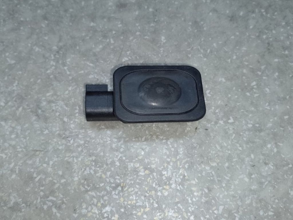 1L2Z-14018-AC | Кнопка закрывания крышки багажника FORD ESCAPE 12-19