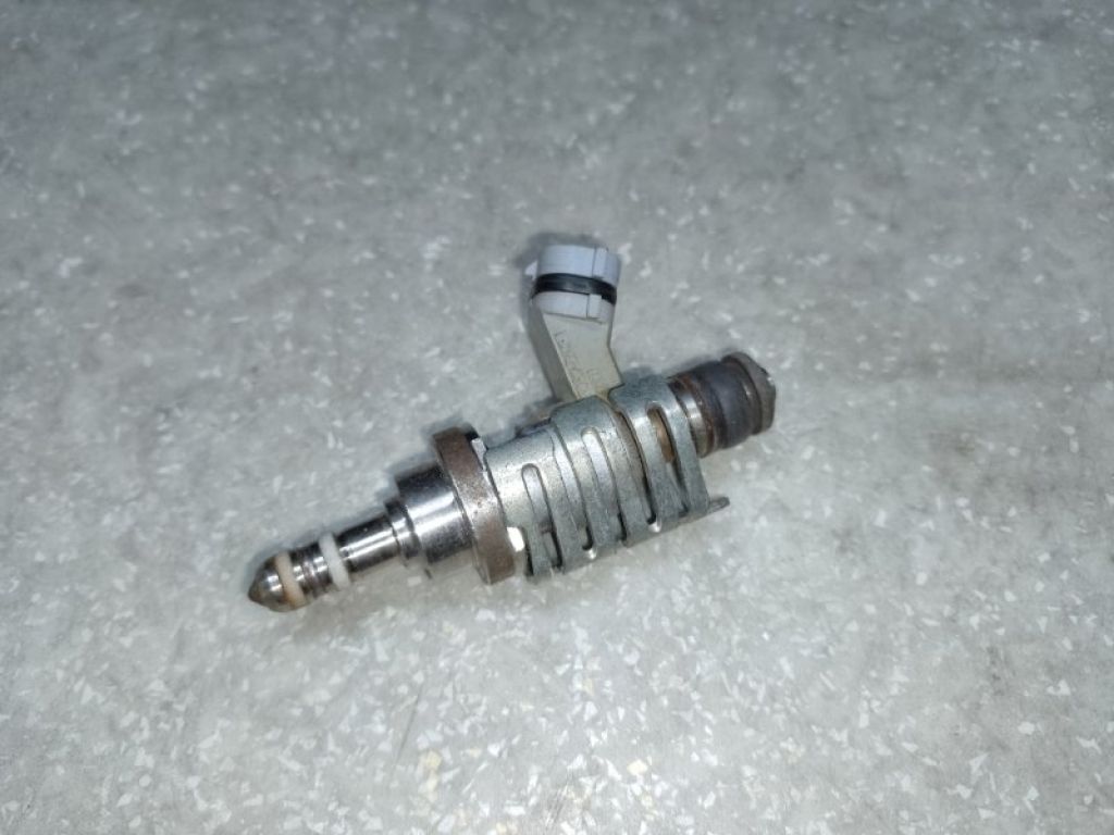 23209-39155-C0 | Форсунка топливная LEXUS LS430 00-06