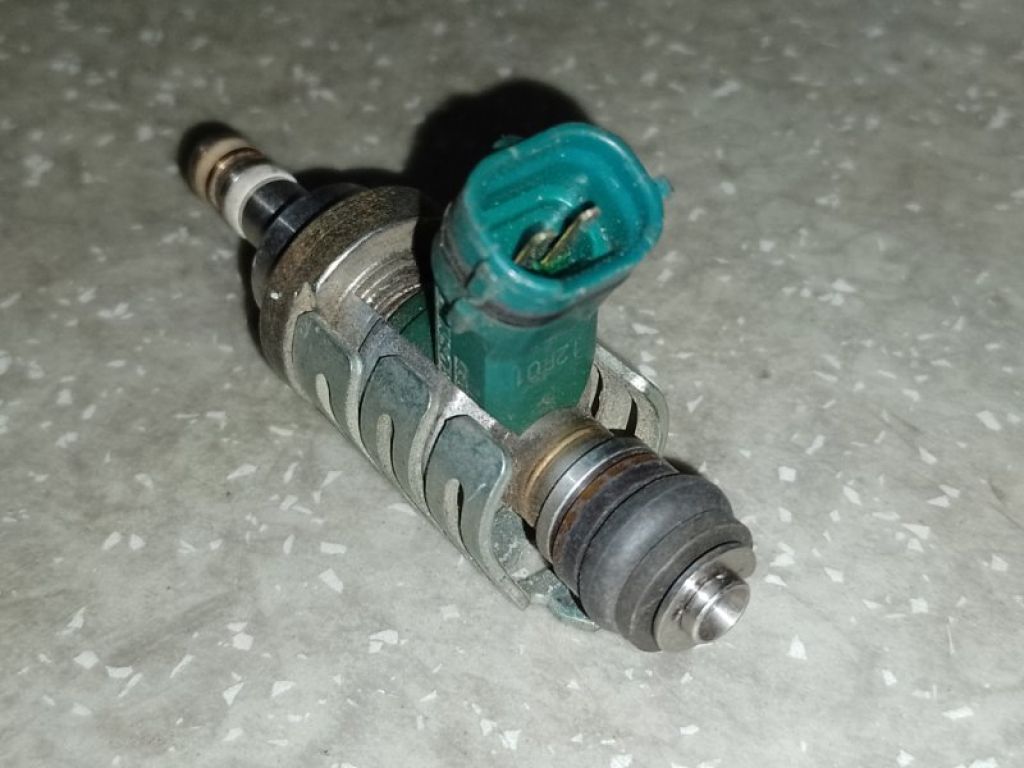 23209-39155-C0 | Форсунка топливная LEXUS LS430 00-06