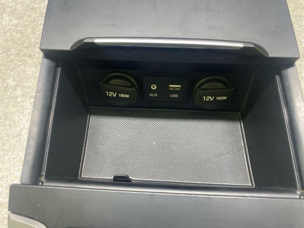 84650-F2GB0UN5 | Консоль центральная HYUNDAI ELANTRA AD 16- - Фото 4