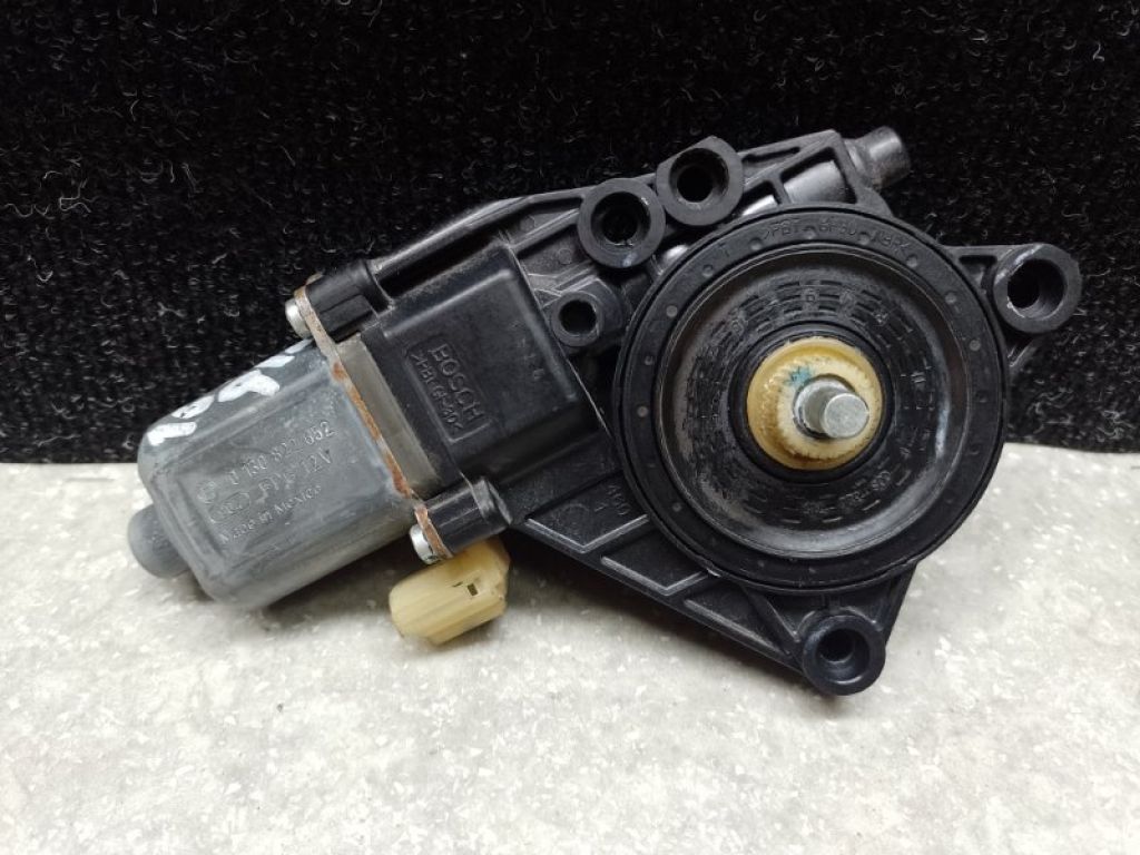 83450-3Q001 | Моторчик склопідйомника задн. лів. HYUNDAI SONATA YF 10-14