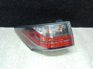 Фонарь наружный лев. LEXUS CT200 11-17