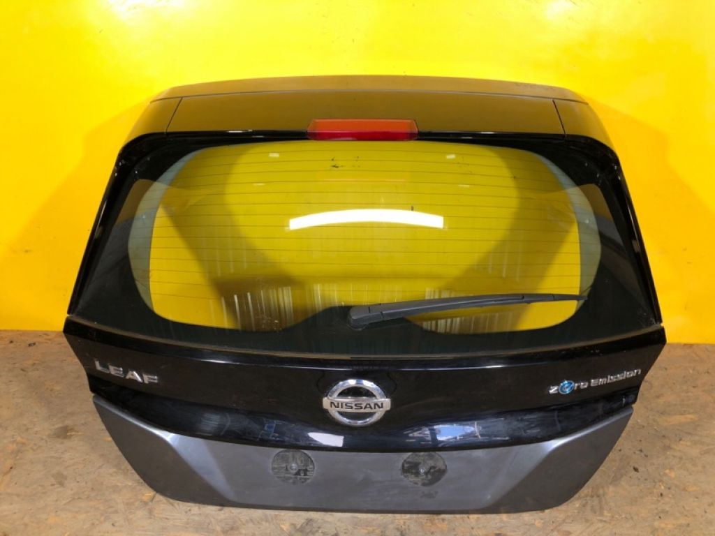 K0100-5SHMB | Кришка багажника NISSAN LEAF 18-