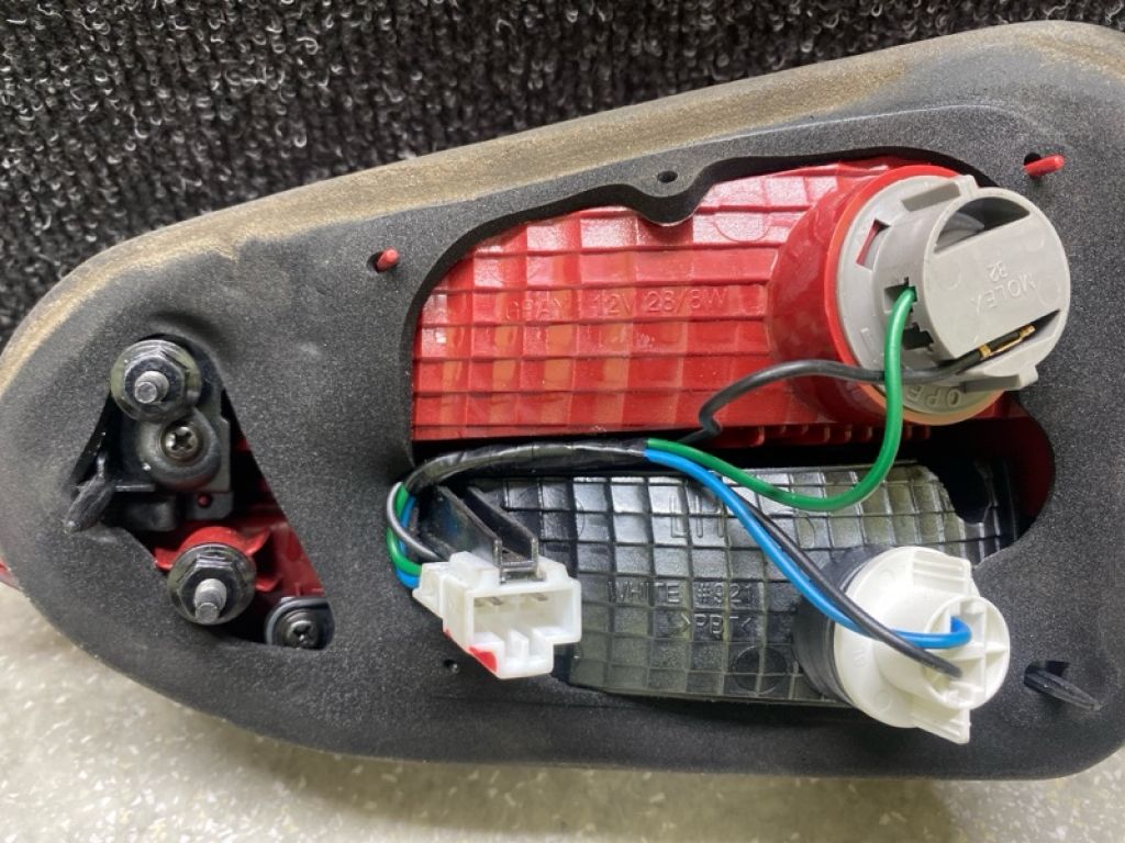 92405-4Z000 | Ліхтар внутрішній лів. HYUNDAI SANTA FE (DM) 12-18 - Фото 4