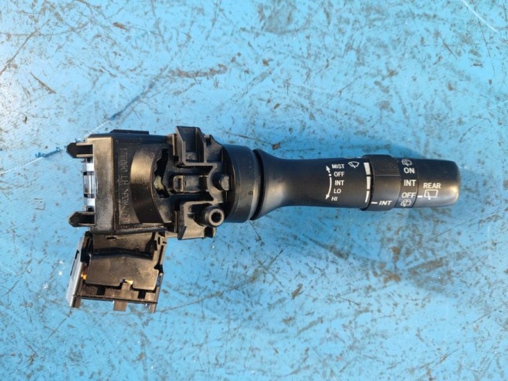 8465276010 | Підрульовий перемикач прав. LEXUS CT200 11-17