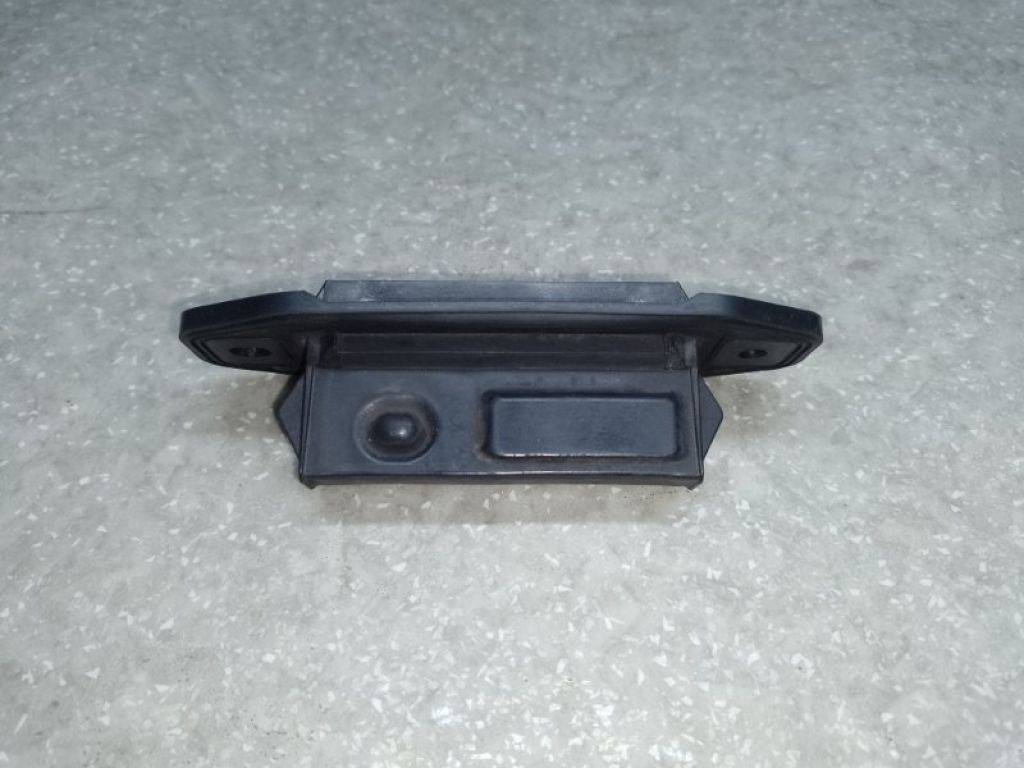 84840-72010 | Кнопка открывания багажника наружная LEXUS CT200 11-17