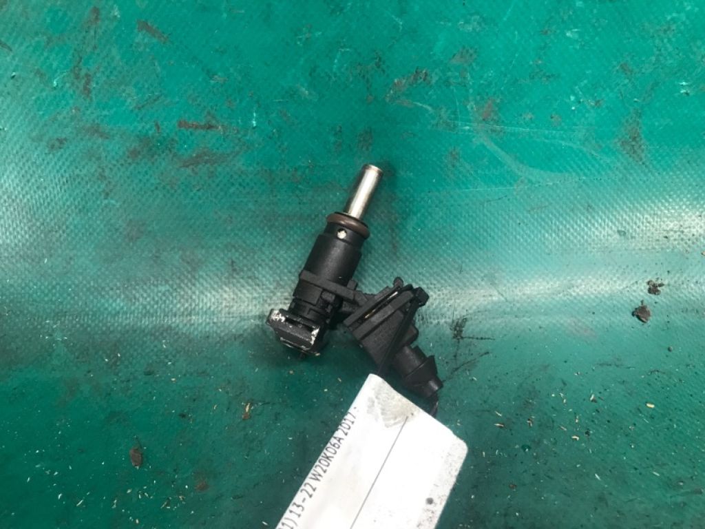 13 53 8 535 876 | Форсунка паливна BMW I3 (I01) 13–22