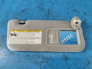 Козирок сонцезахисний прав. LEXUS CT200 11-17