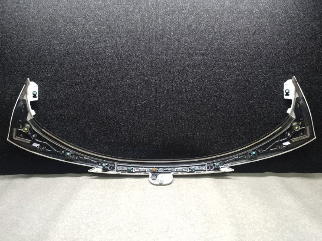 DGH9-50-810A64 | Накладка крышки багажника MAZDA CX-30 19- - Фото 2