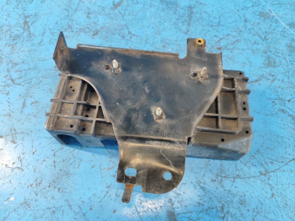 4R3T-14536-AD | Кронштейн блока предохранителей FORD MUSTANG 15- - Фото 4