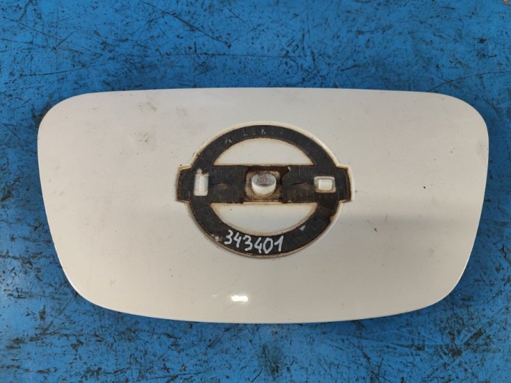 657103NA1A | Заглушка бампера передн. NISSAN LEAF 10-17