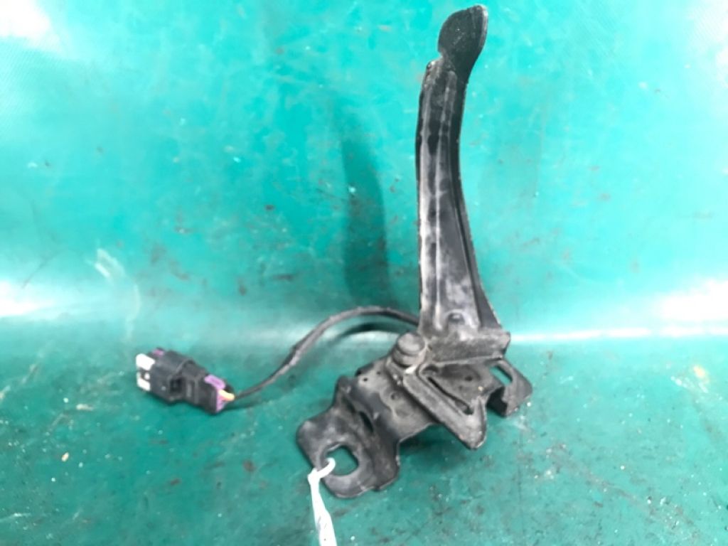 42475810 | Замок капоту CHEVROLET TRAX 16-22