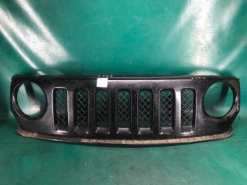 Решітка радіатора JEEP PATRIOT 10-17