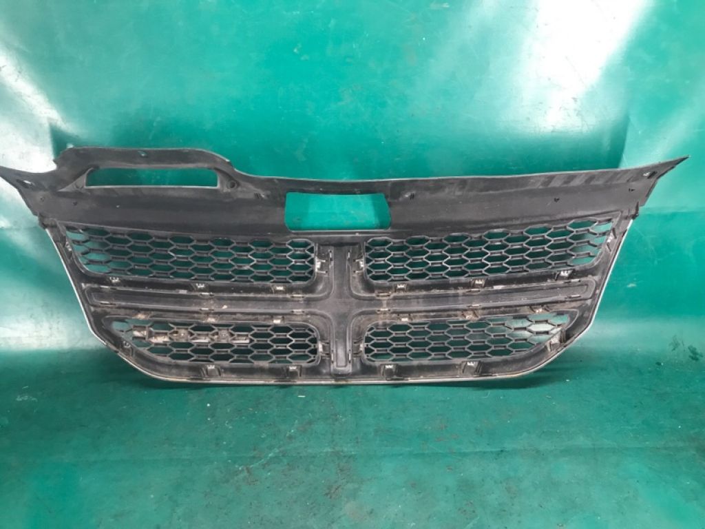 1SU84SZ0AB | Решітка радіатора DODGE JOURNEY 08-20 - Фото 3