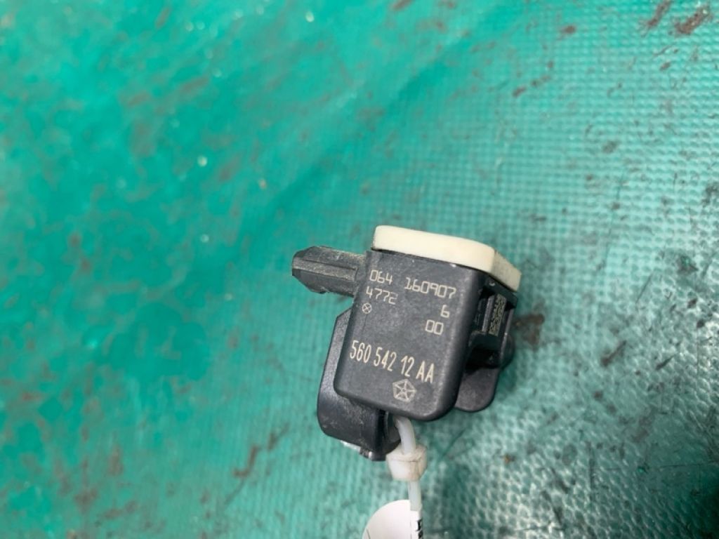 56054212AA | Датчик удару DODGE DURANGO 11- (WD) - Фото 4