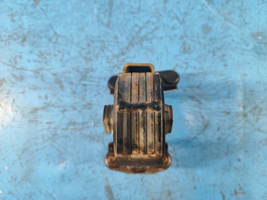 1237137250 | Подушка двигателя нижняя TOYOTA PRIUS - 30 09-17 - Фото 3