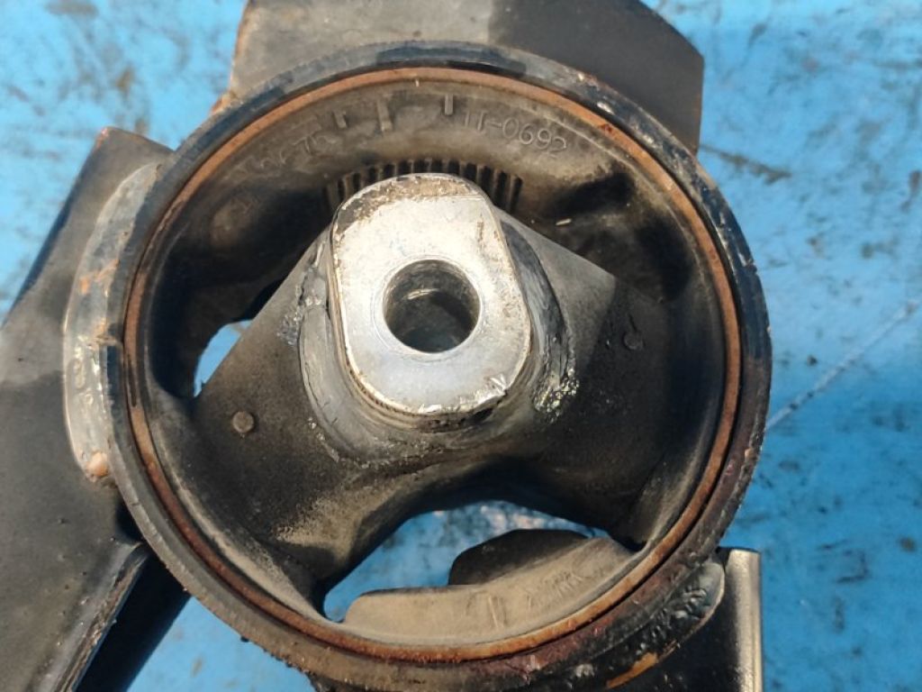 1237137250 | Подушка двигателя нижняя TOYOTA PRIUS - 30 09-17 - Фото 4