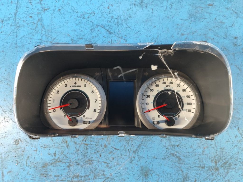 8380008610 | Панель приладів TOYOTA SIENNA 11-16