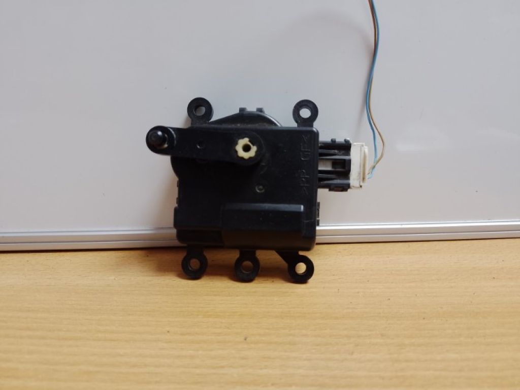 KD47-61-A60 | Моторчик заслінки пічки MAZDA 3 BM 13-19