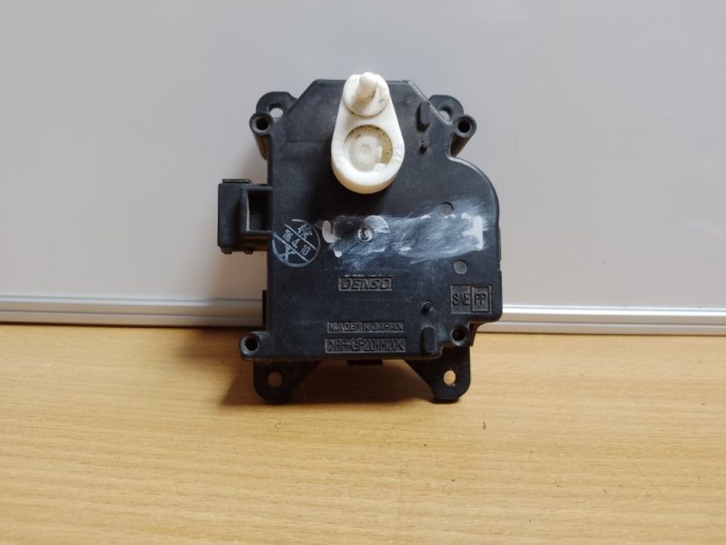 87106-42130 | Моторчик заслонки печки TOYOTA RAV4 05-12