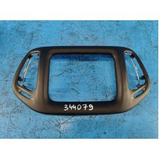Накладка торпедо під магнітолу JEEP COMPASS 17-21