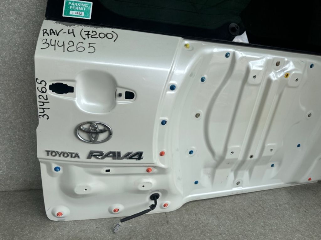 67005-42332 | Крышка багажника TOYOTA RAV4 05-12 - Фото 4
