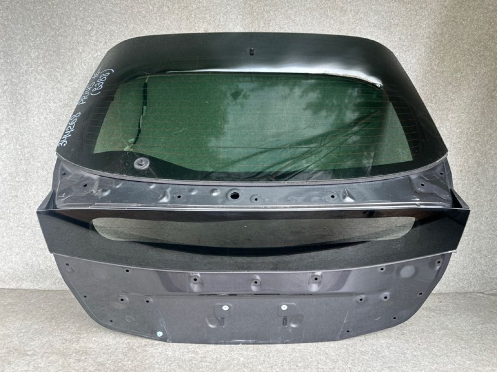 67005-47451 | Кришка багажника TOYOTA PRIUS 16-