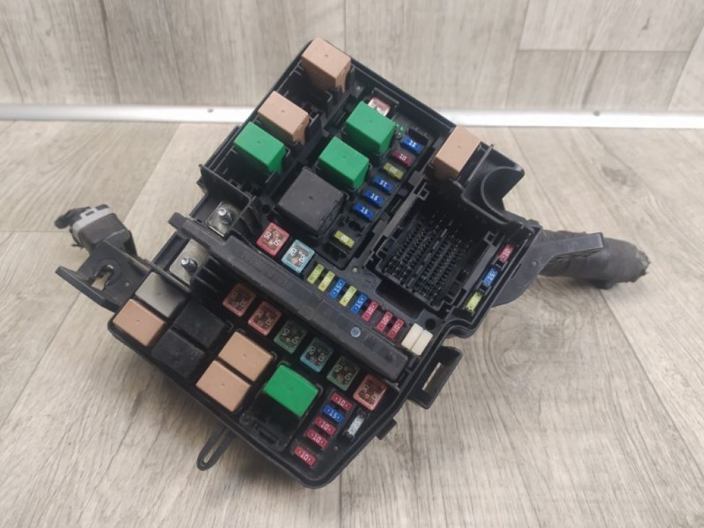 91200-4R014 | Блок предохранителей моторный отсек HYUNDAI SONATA YF 10-14