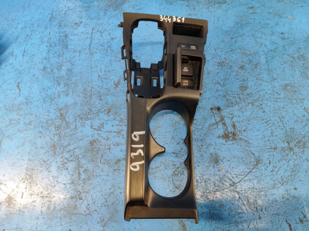 5885176010 | Пластик салону LEXUS CT200 11-17