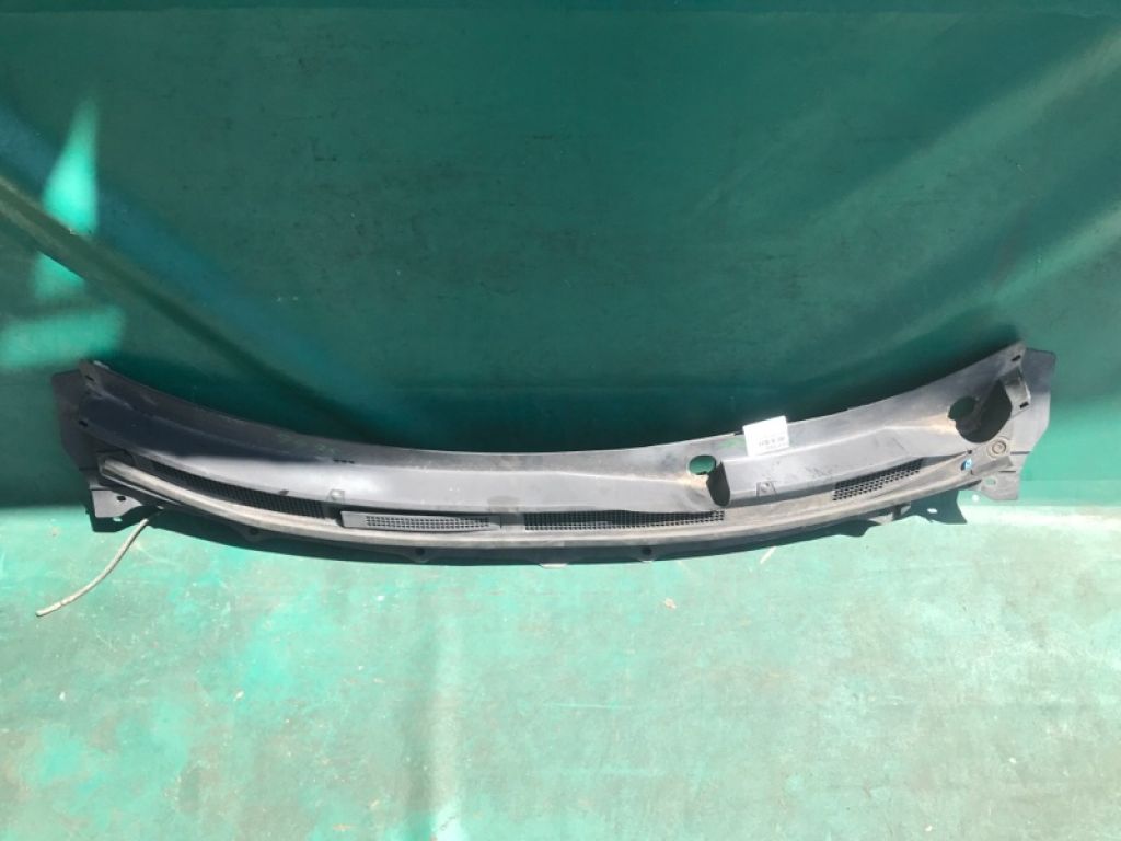 66862-JM00A | Пластик под лобовое стекло / Жабо NISSAN ROGUE 08-15