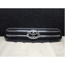 Решетка радиатора TOYOTA RAV4 05-12